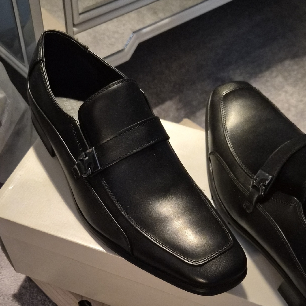 Perry Ellis Black Leather Slip-On Loafers